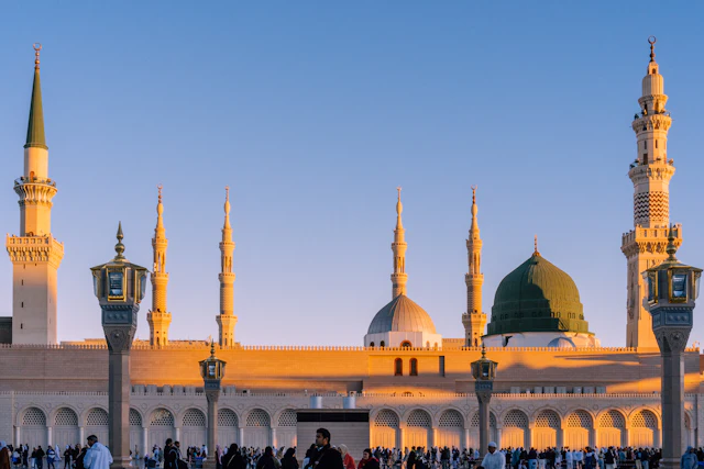 Paket Umrah Reguler 9 Hari